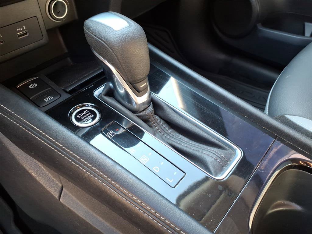 Used 2023 Nissan Kicks SR w/ SR Premium Package FWD image 31