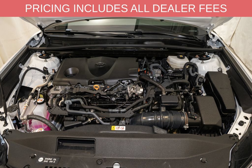 Used 2025 Toyota Camry SE FWD image 18