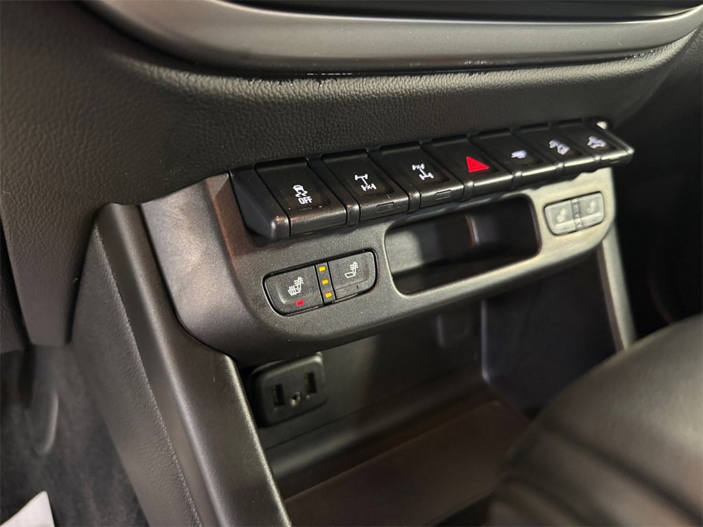 Used 2020 Chevrolet Colorado ZR2 w/ ZR2 Dusk Special Edition image 30