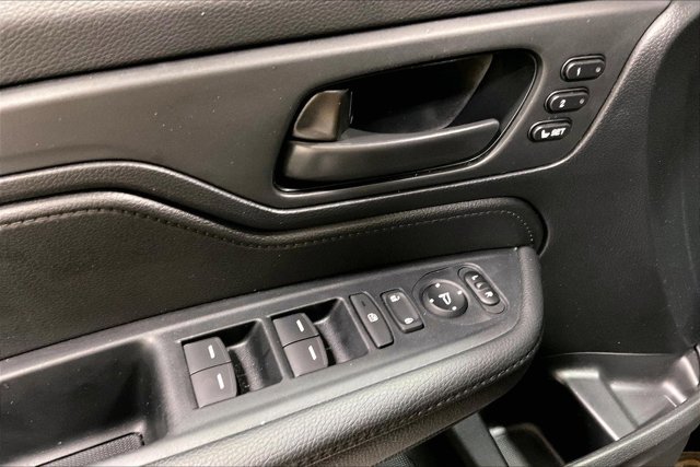 Used 2025 Honda Odyssey Sport-L image 40