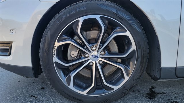 Used 2016 Ford Taurus SHO w/ Equipment Group 401A image 10