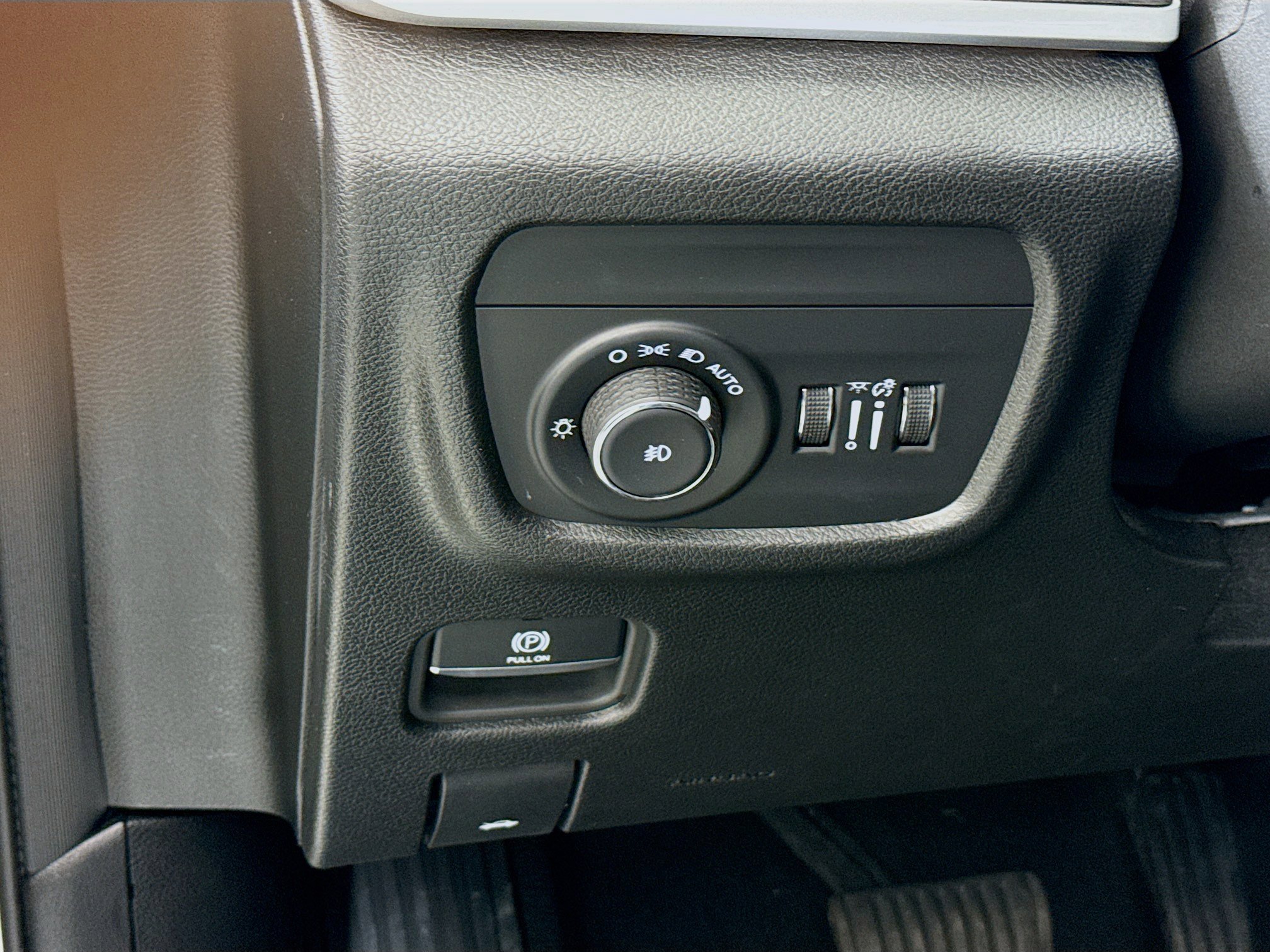 Used 2023 Jeep Grand Cherokee L Limited image 10