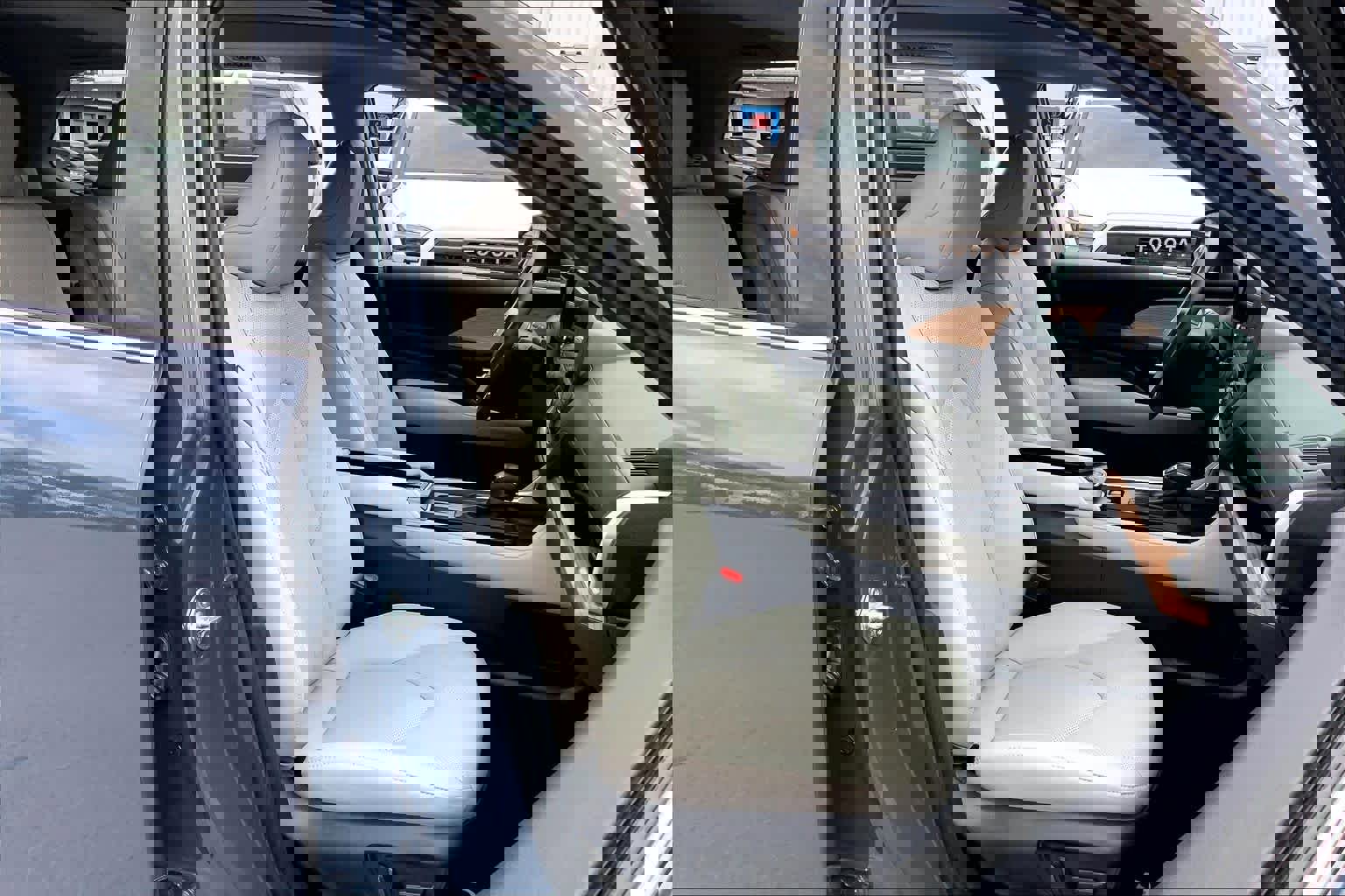 Used 2025 Toyota Grand Highlander FWD image 9