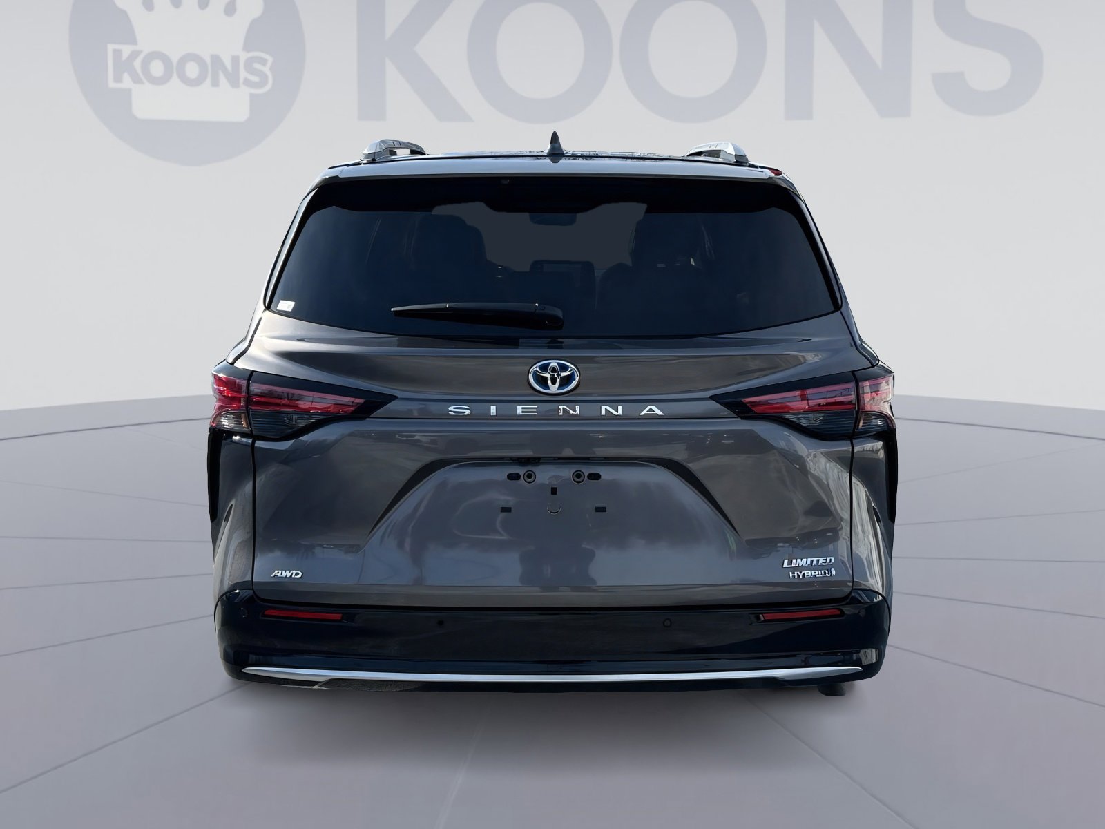 Used 2024 Toyota Sienna Limited image 5