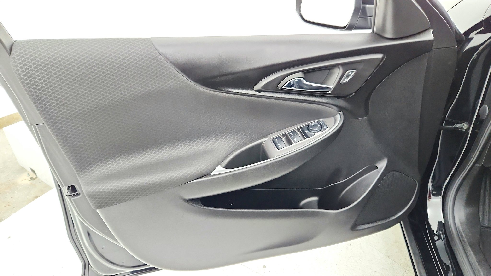 Used 2025 Chevrolet Malibu LT image 23