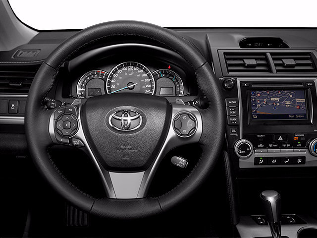 Used 2014 Toyota Camry SE FWD image 6