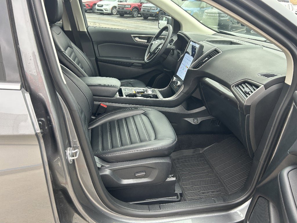 Used 2024 Ford Edge SEL w/ Convenience Package image 19