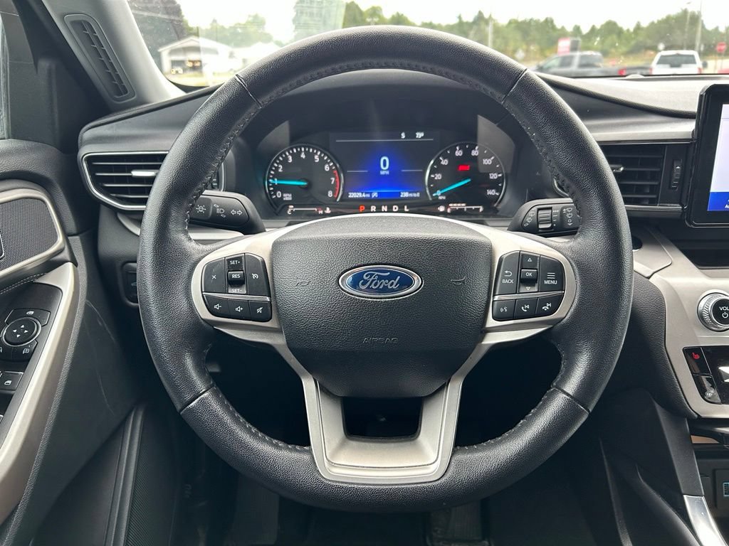 Used 2024 Ford Explorer XLT w/ Equipment Group 202A AWD/4WD image 14