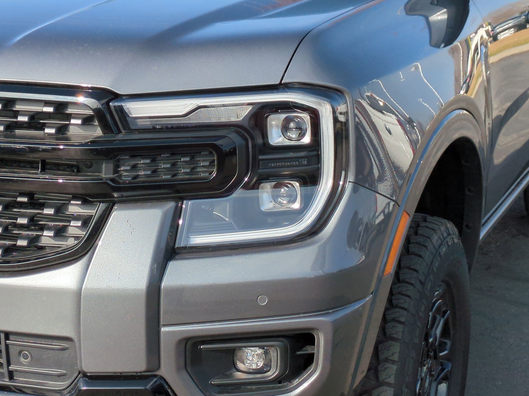 Used 2025 Ford Ranger Lariat w/ FX4 Off-Road Package image 13