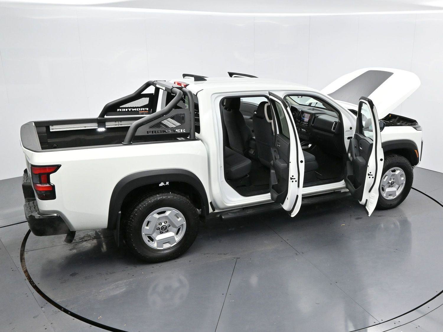 Used 2024 Nissan Frontier SV w/ Hardbody Edition image 36