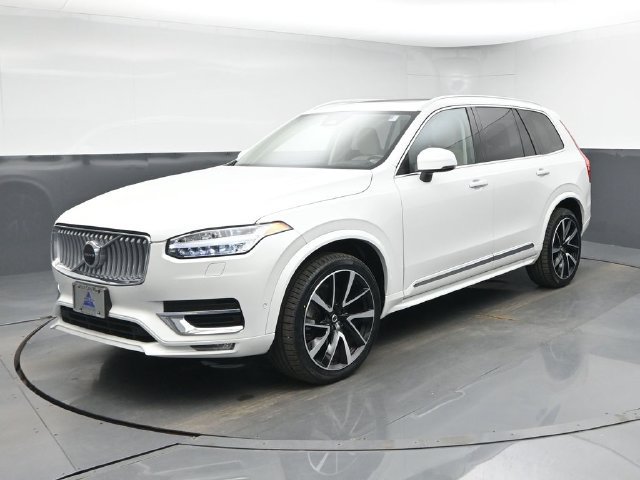 Used 2025 Volvo XC90 B5 Plus w/ Protection Package Premier AWD/4WD image 3