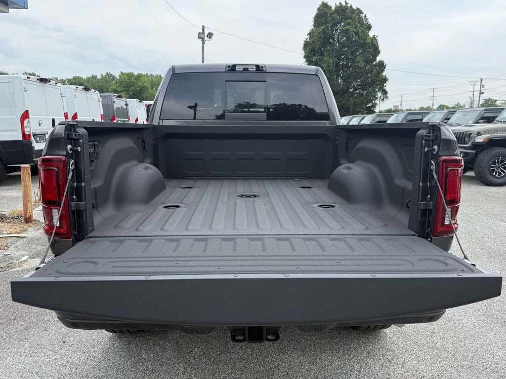 New 2026 RAM 2500 Laramie AWD/4WD image 25