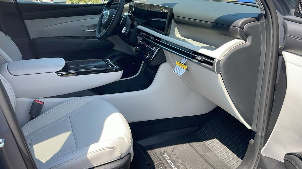 New 2025 Hyundai Tucson Limited image 33