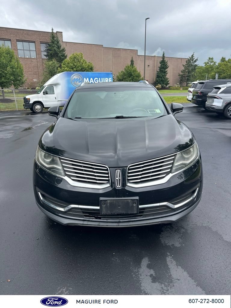Used 2018 Lincoln MKX Premiere AWD/4WD image 2