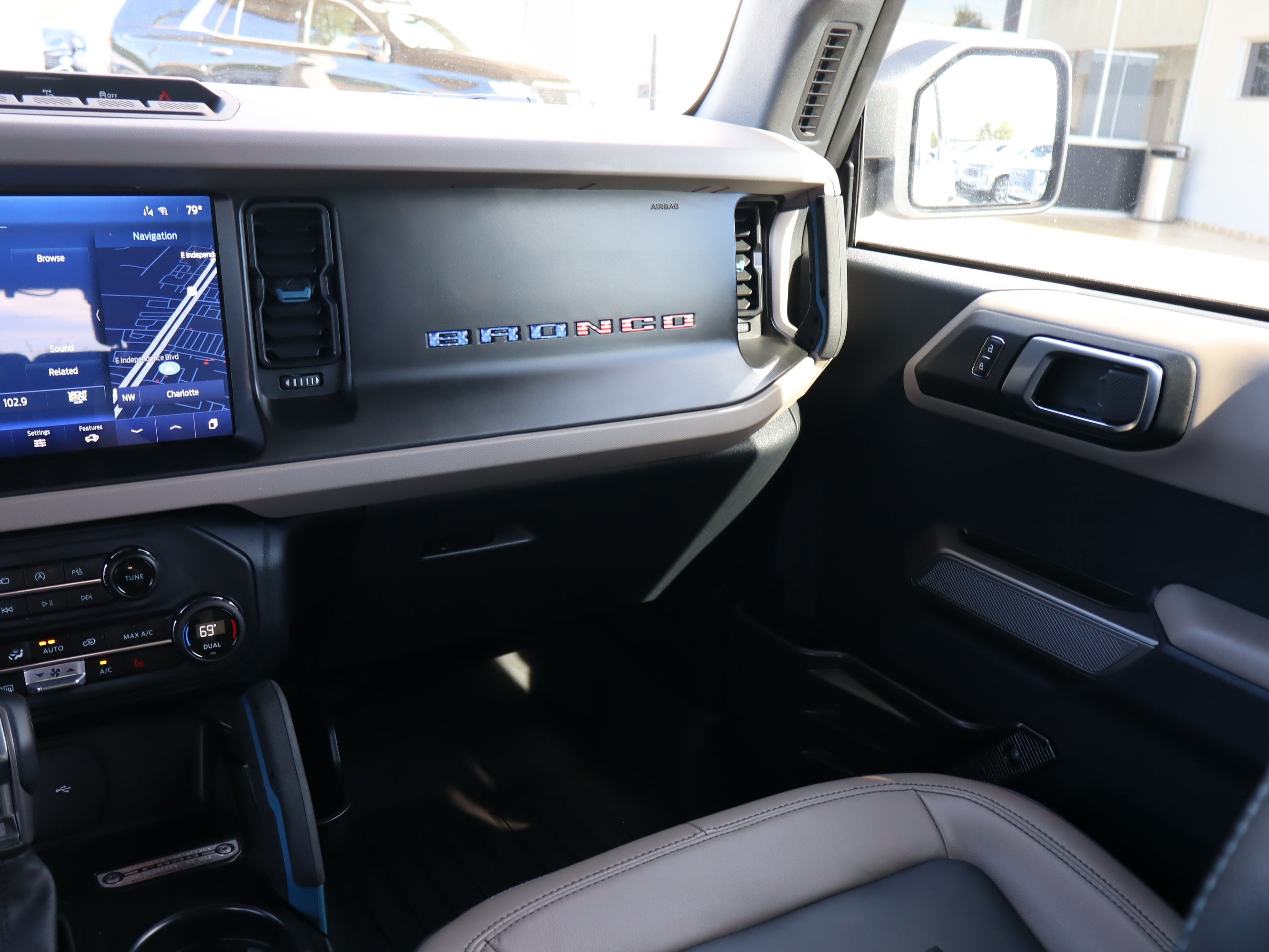 Used 2023 Ford Bronco Wildtrak AWD/4WD image 16