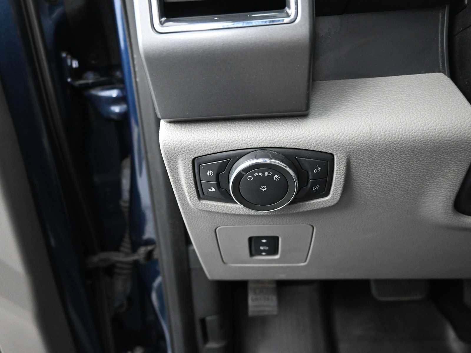 Used 2017 Ford F150 XLT w/ Equipment Group 302A Luxury image 20