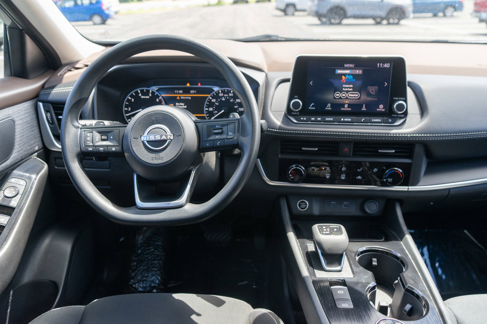 Used 2023 Nissan Rogue S AWD/4WD image 12