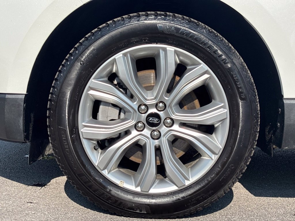 Used 2023 Ford Edge Titanium AWD/4WD image 9