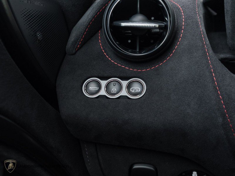 Used 2021 McLaren 720S Luxury image 20