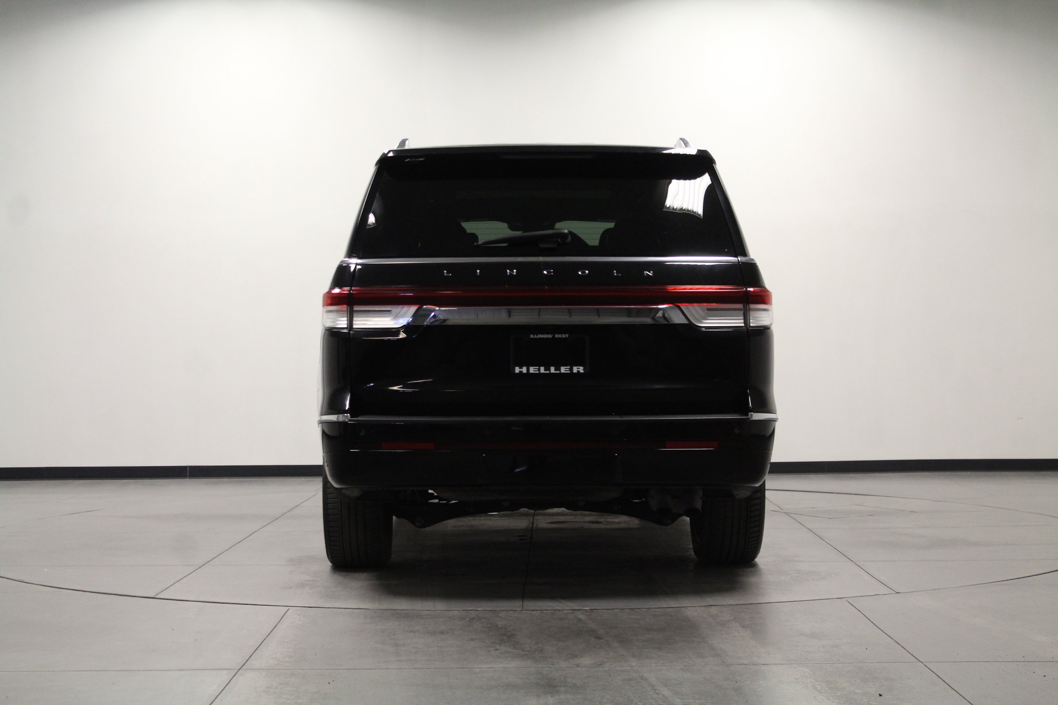 Used 2023 Lincoln Navigator L Reserve w/ Equipment Group 201A AWD/4WD image 5