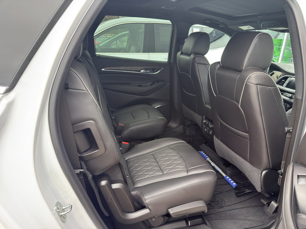 Used 2023 Buick Enclave Avenir w/ Avenir Technology Package image 4