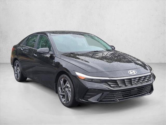 Certified 2025 Hyundai Elantra Limited FWD image 7