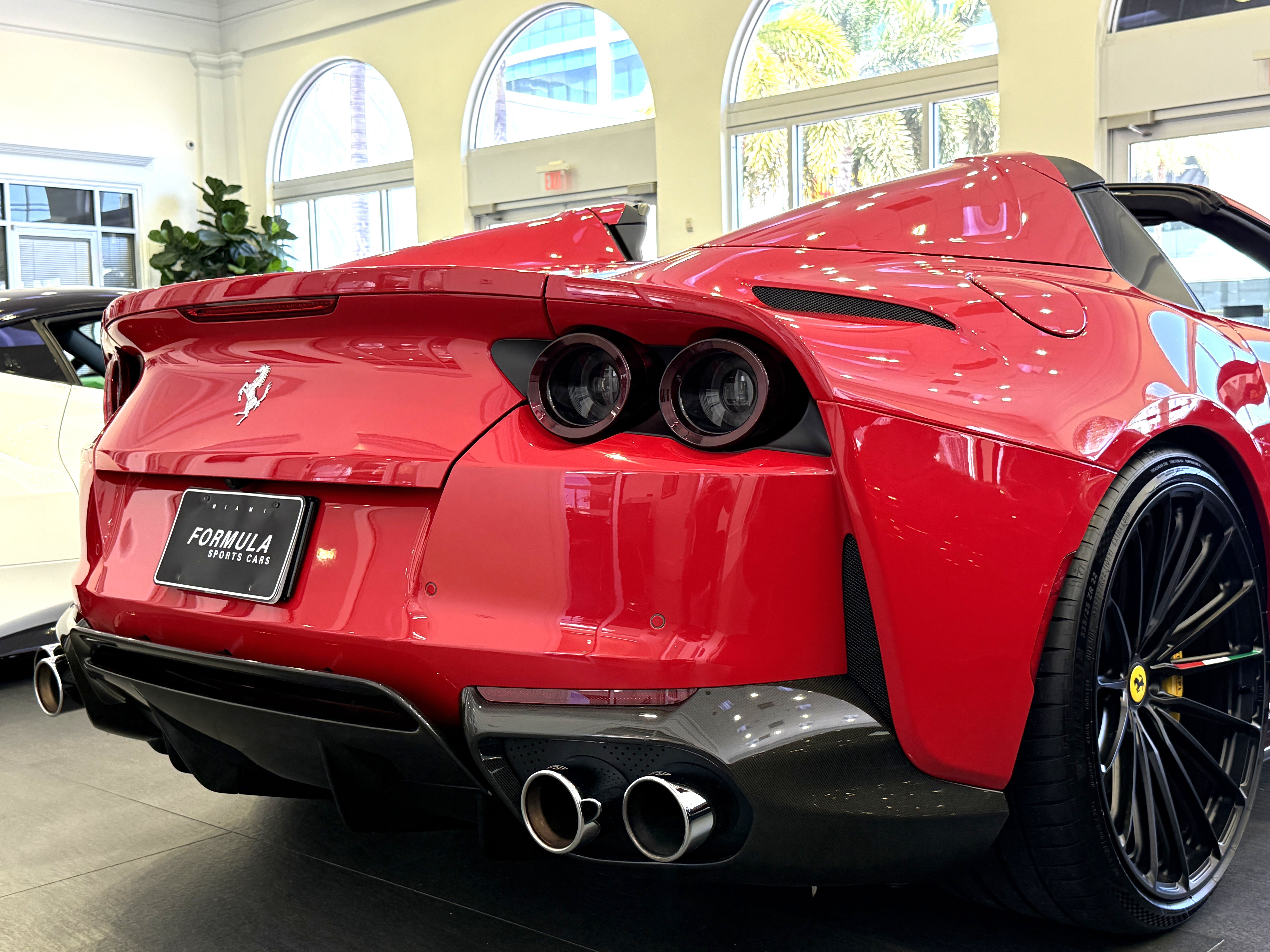 Used 2022 Ferrari 812 GTS RWD image 14