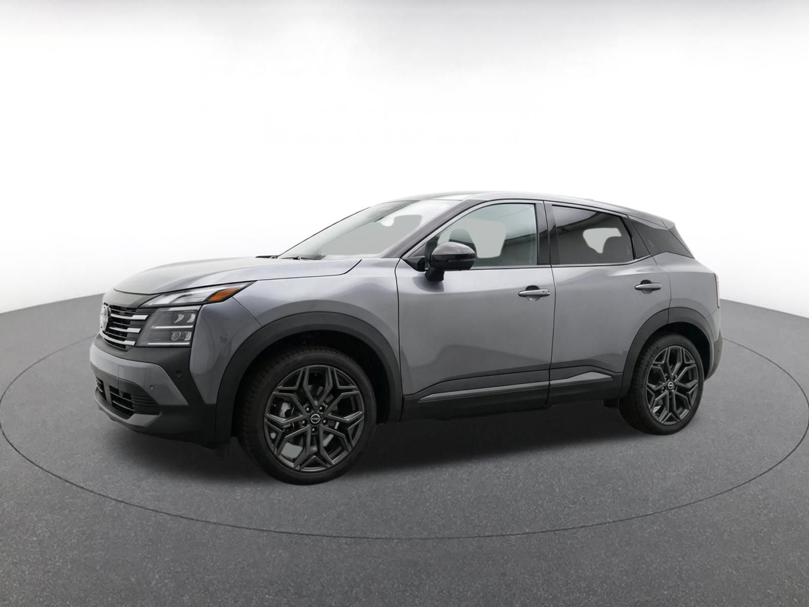 Used 2026 Nissan Kicks SR FWD image 3