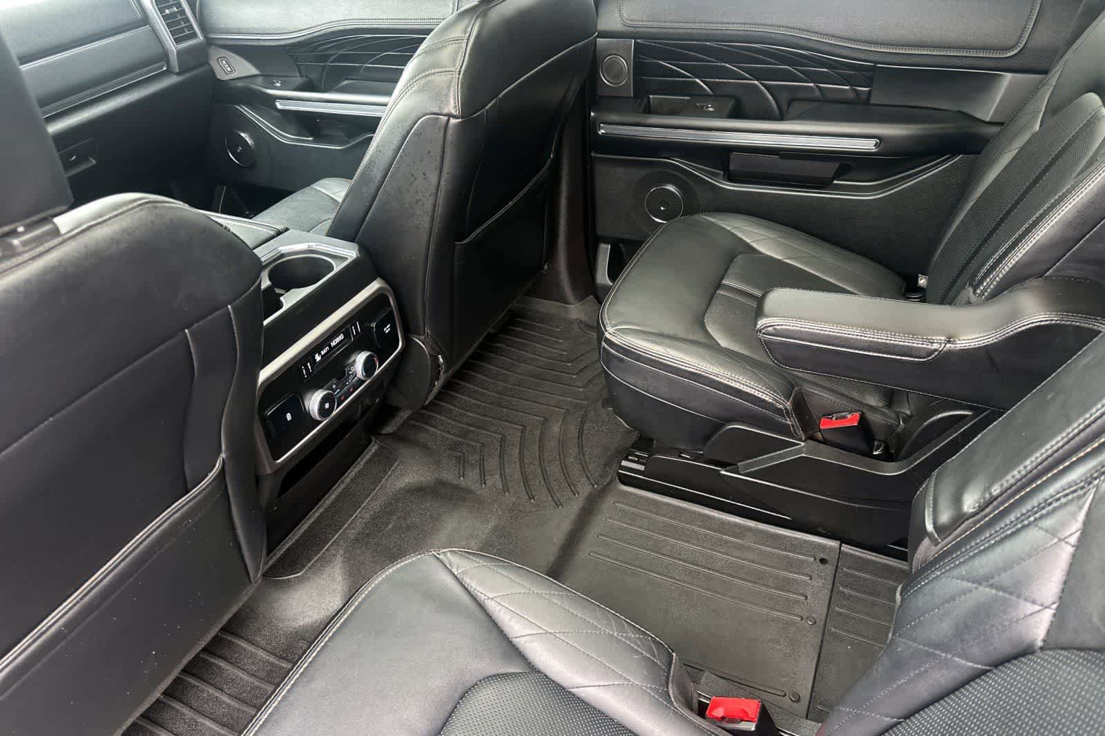 Used 2019 Ford Expedition Max Platinum AWD/4WD image 4