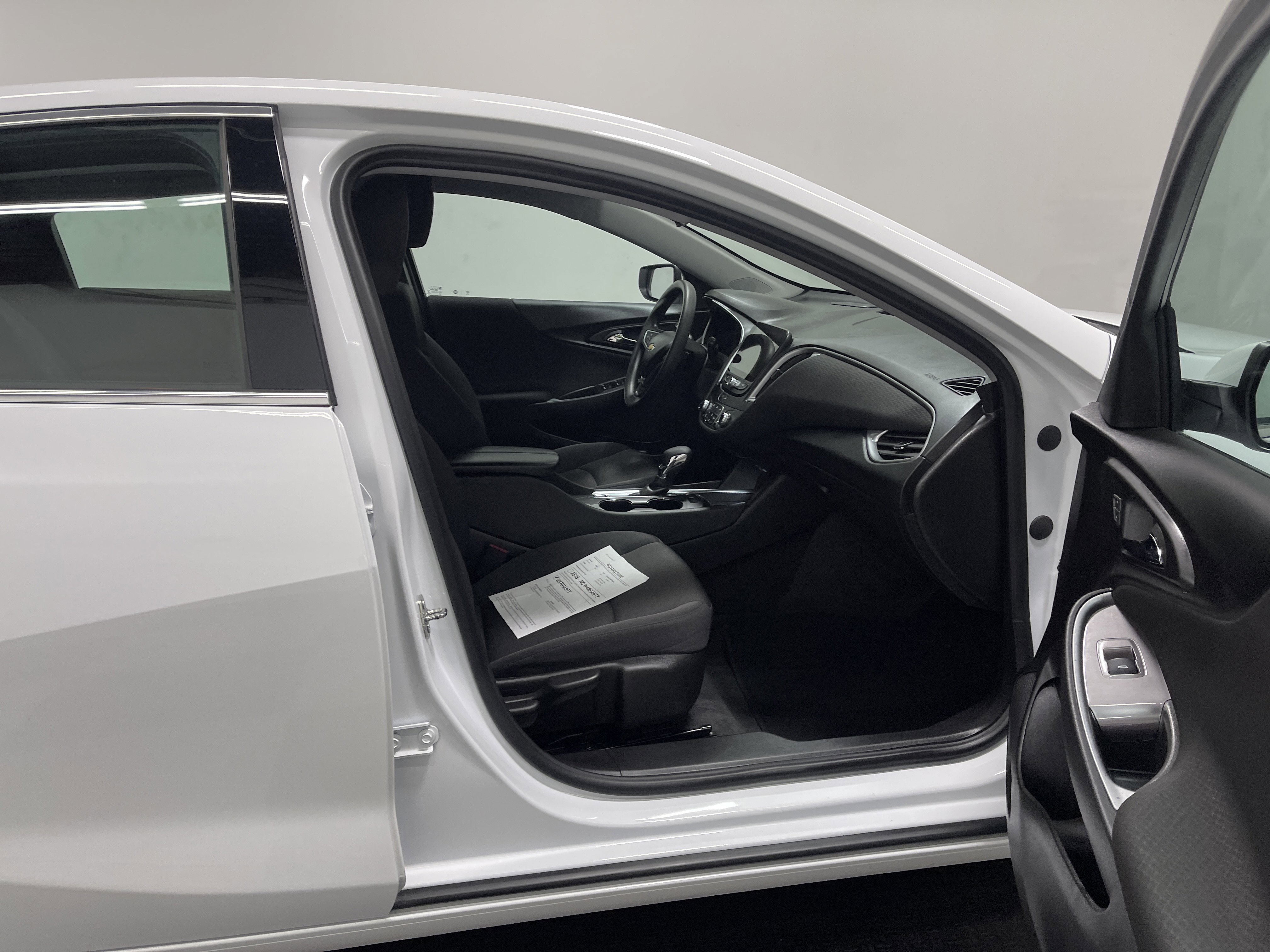 Used 2023 Chevrolet Malibu LT image 25