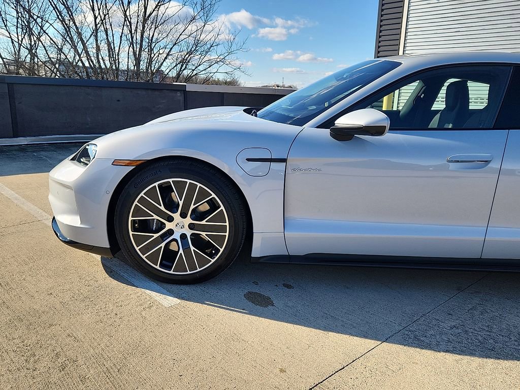 New 2026 Porsche Taycan image 6