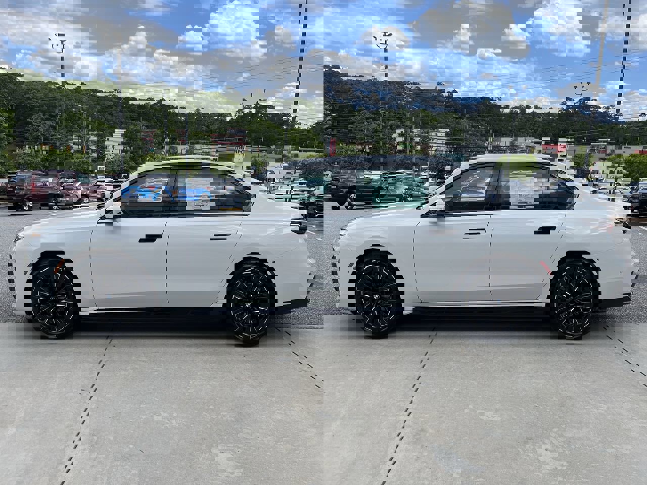 Used 2025 BMW i7 eDrive50 w/ M Sport Package image 5