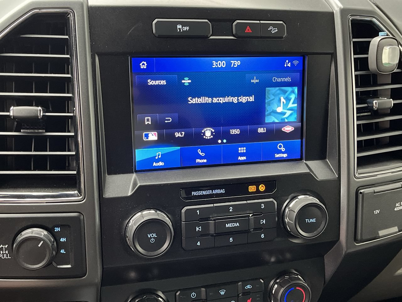 Certified 2021 Ford F250 XLT w/ XLT Premium Package AWD/4WD image 20