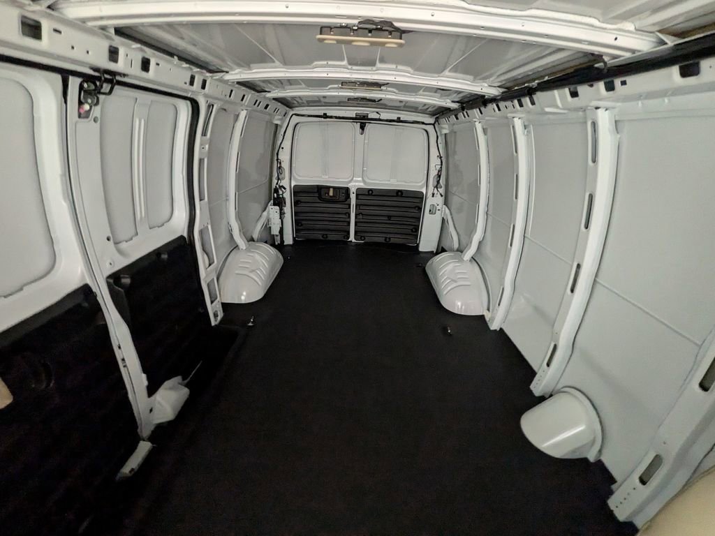 New 2025 Chevrolet Express 2500 image 28