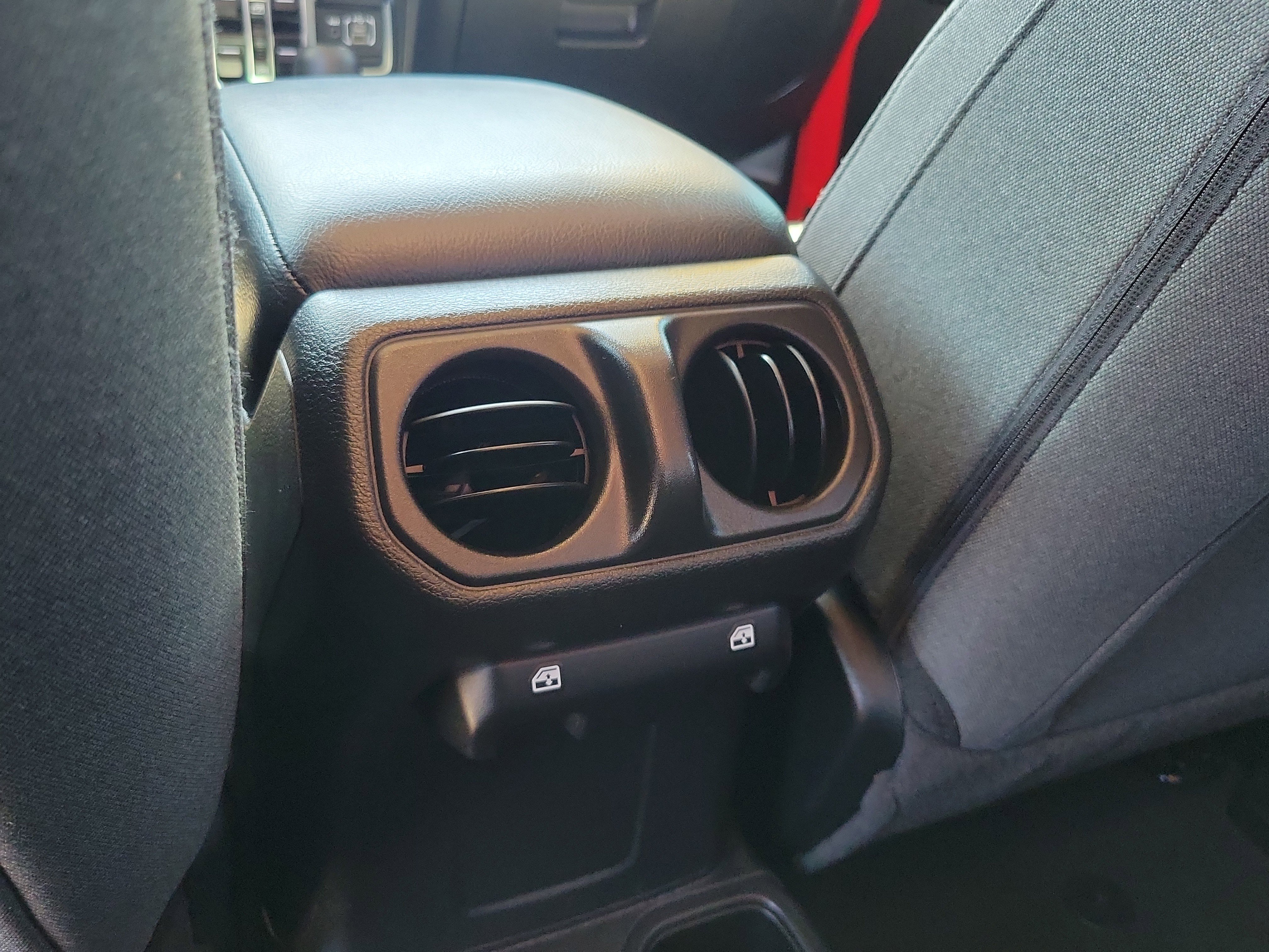 Used 2024 Jeep Gladiator Sport AWD/4WD image 12