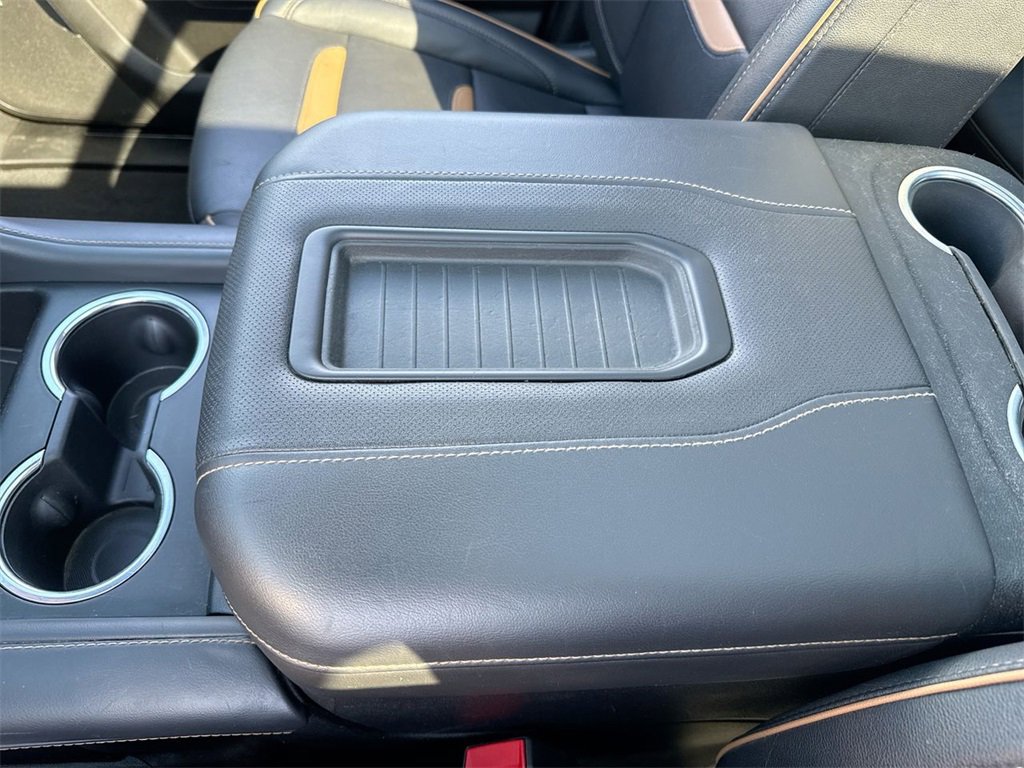 Used 2023 GMC Yukon XL AT4 w/ AT4 Premium Plus Package image 21