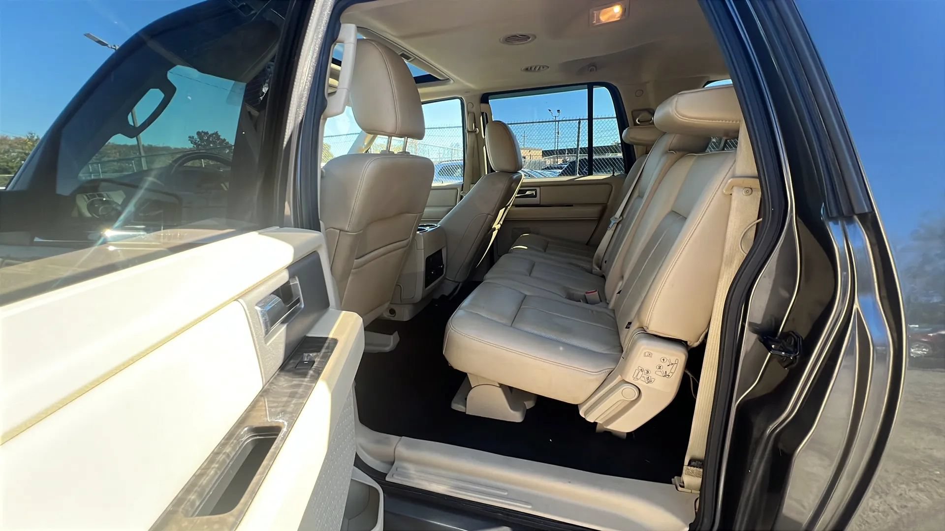 Used 2017 Ford Expedition EL Limited w/ Equipment Group 301A AWD/4WD image 27