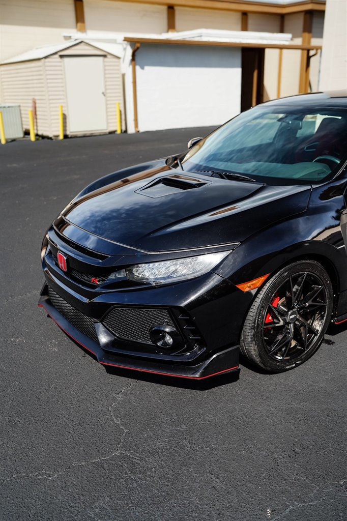 Used 2017 Honda Civic Type R image 9
