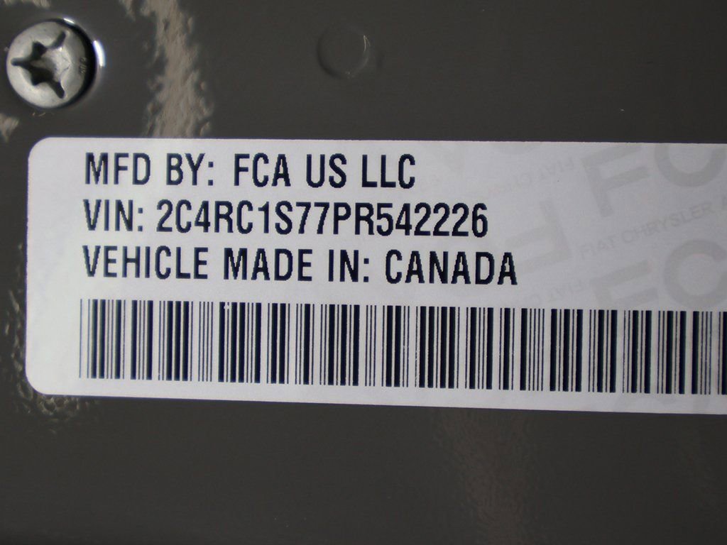 Used 2023 Chrysler Pacifica Limited w/ Uconnect Theater Family Group image 56