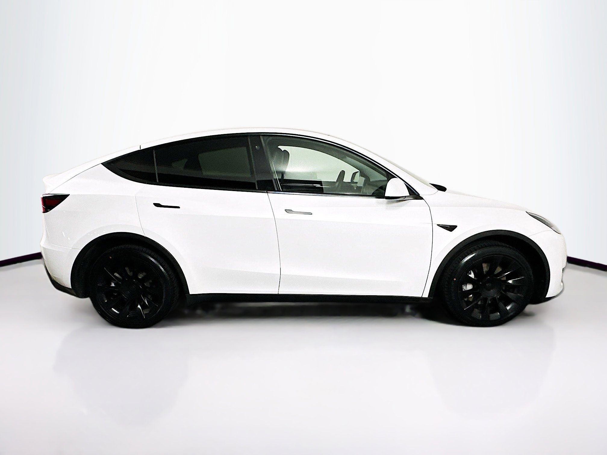 Used 2023 Tesla Model Y AWD image 10