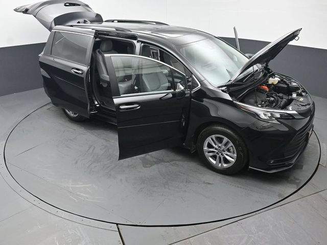 Certified 2026 Toyota Sienna XLE AWD/4WD image 58