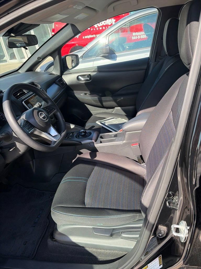 Certified 2025 Nissan Leaf S FWD image 13