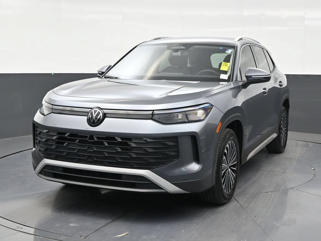 Used 2025 Volkswagen Tiguan S FWD image 8