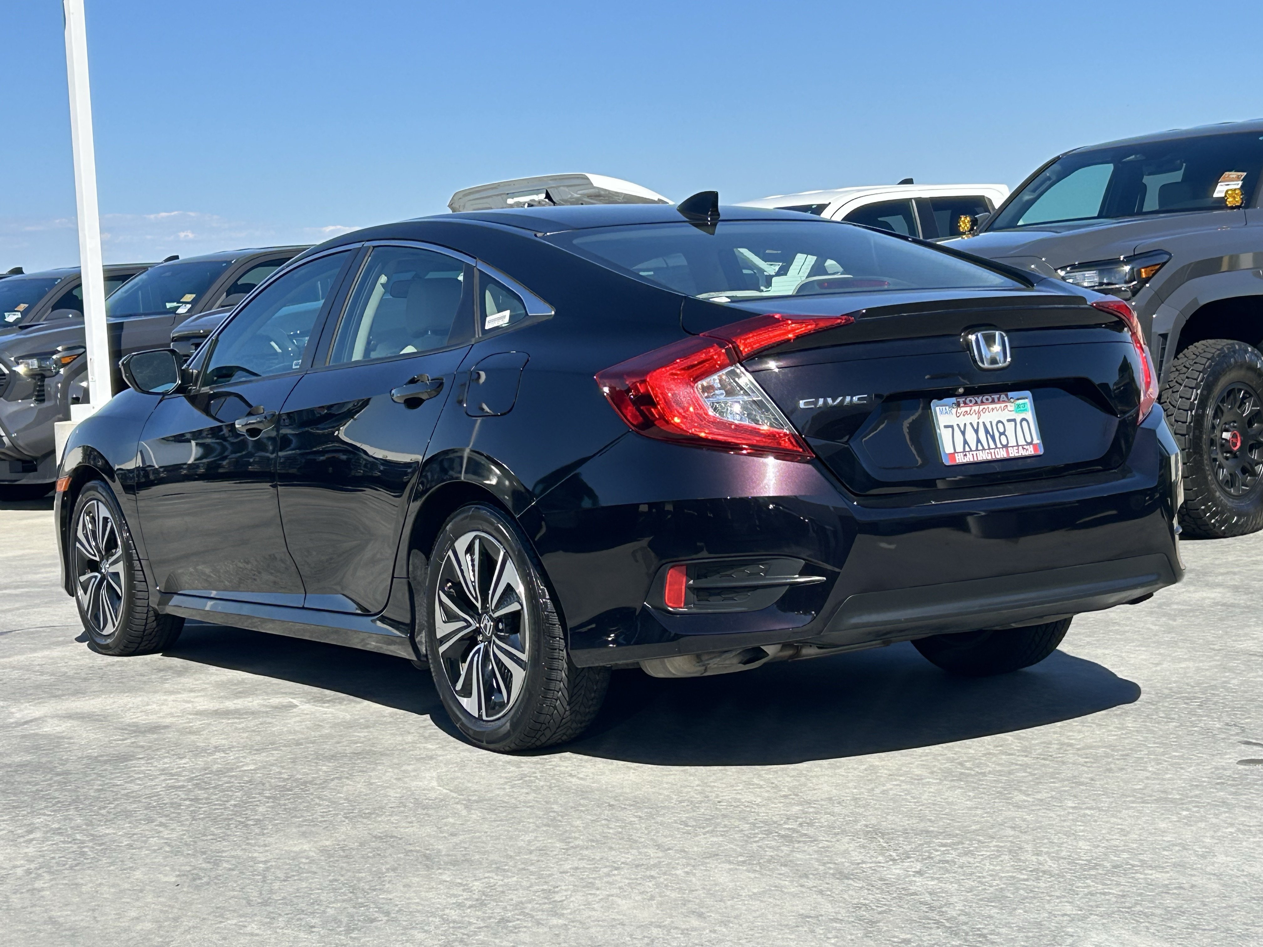 Used 2017 Honda Civic EX-T image 5