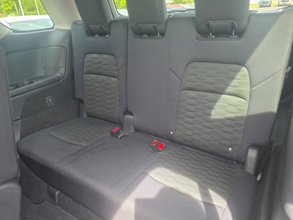 Used 2025 Nissan Pathfinder SV AWD/4WD image 16