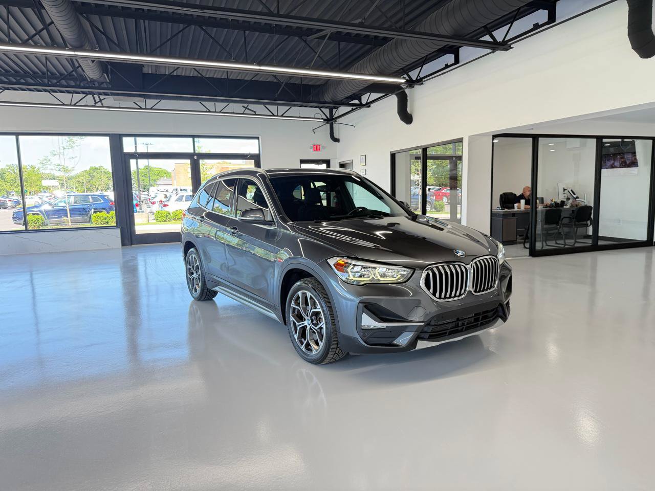 Used 2020 BMW X1 xDrive28i AWD/4WD image 3