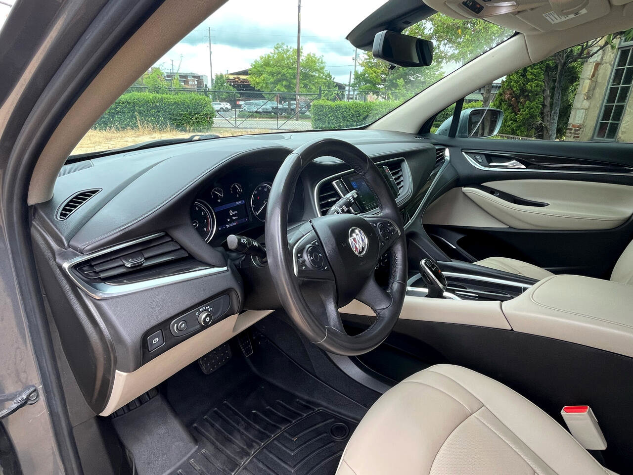 Used 2020 Buick Enclave Essence image 26