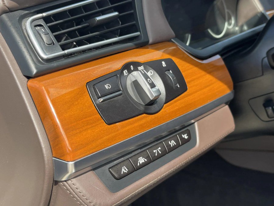 Used 2014 BMW 760Li image 26