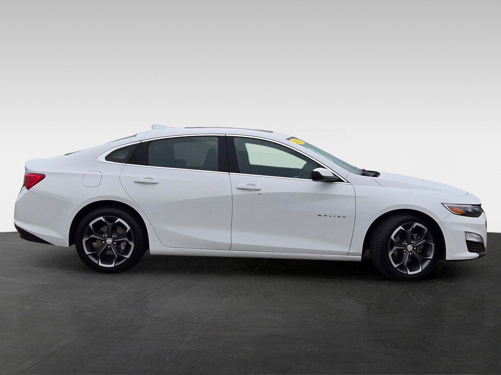 Used 2023 Chevrolet Malibu LT image 4