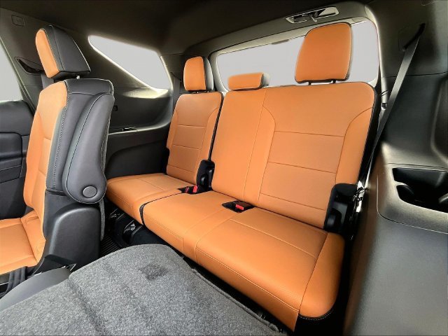 New 2027 Chevrolet Traverse Z71 w/ Enhanced Driving Package AWD/4WD image 27